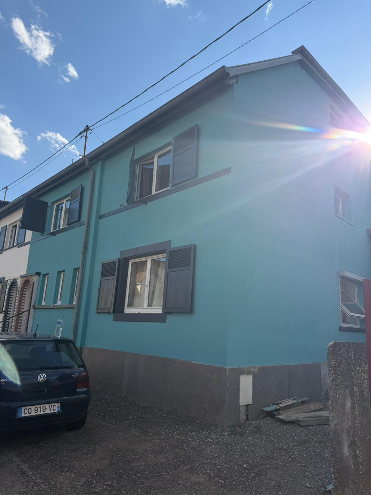 Façade de maison rénovée par BM Peinture Déco en Alsace